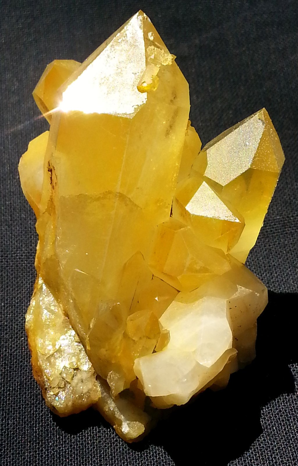 Quartz, Calcite
5 x 3 cm
(Autor: Volkmar Stingl)