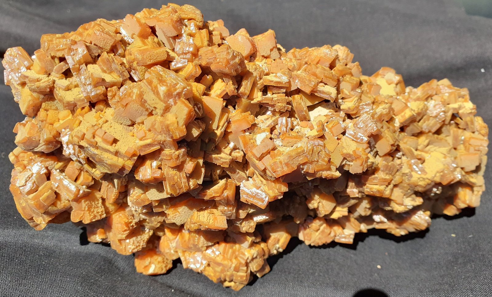 Wulfenite
17 x 10 cm
(Autor: Volkmar Stingl)