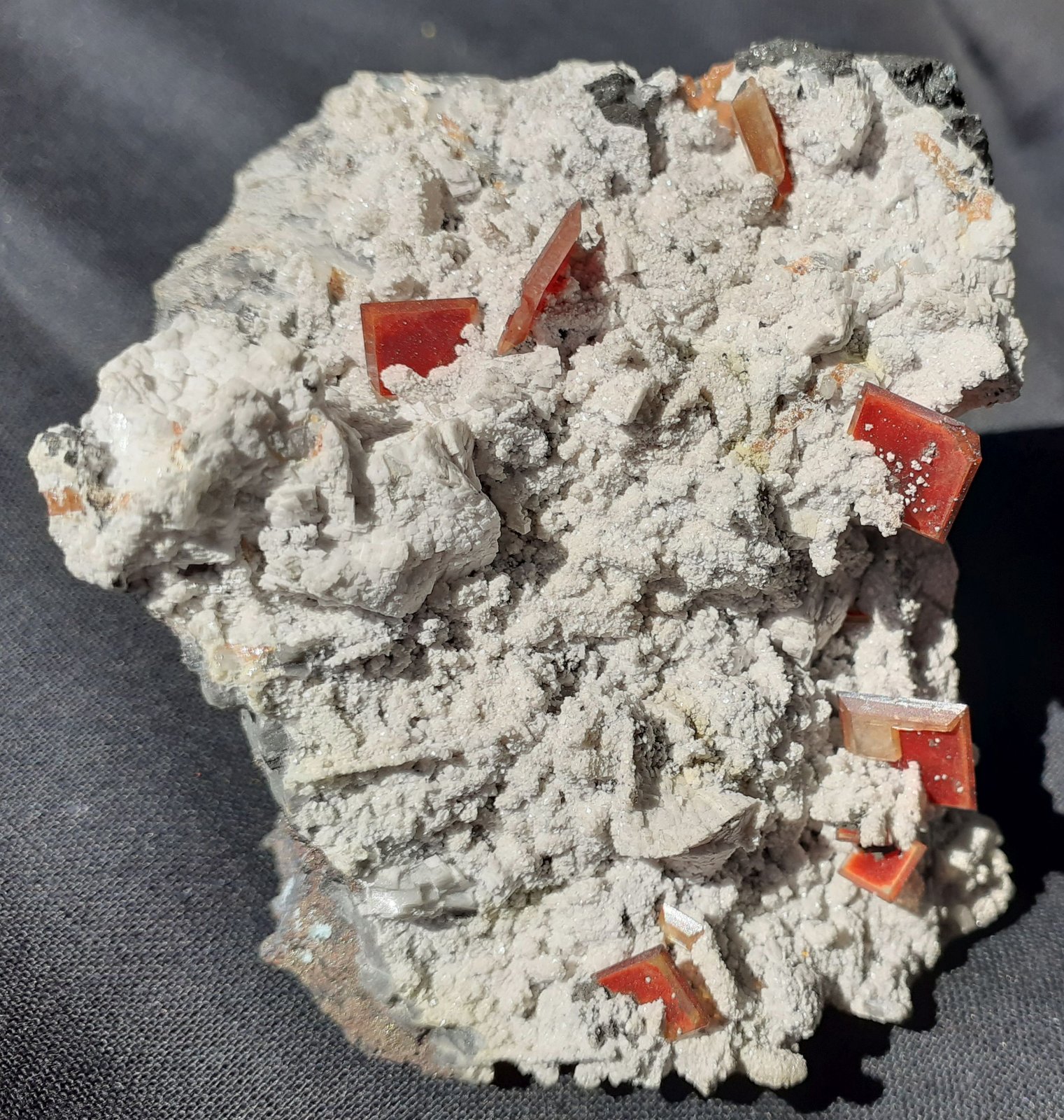 Wulfenite on Dolomite
6 x 5 cm
(Autor: Volkmar Stingl)