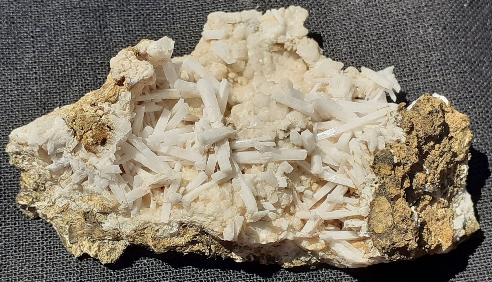 Natrolite
5 x 3 cm
(Autor: Volkmar Stingl)