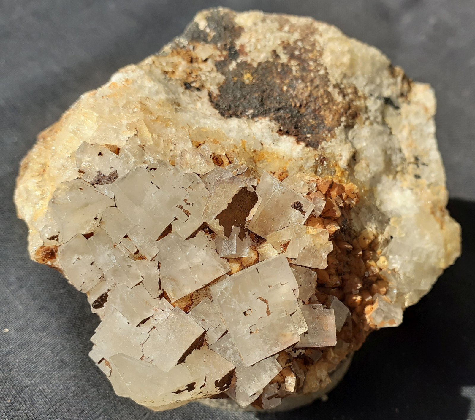 Fluorite
7 x 7 cm
(Autor: Volkmar Stingl)
