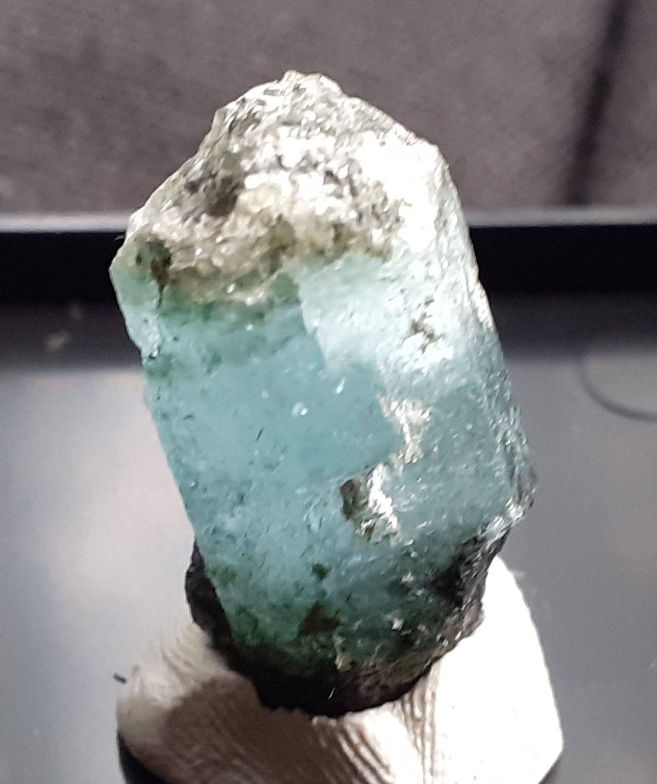 Beryl (variety aquamarine)
2,5 x 1,3 cm
(Autor: Volkmar Stingl)