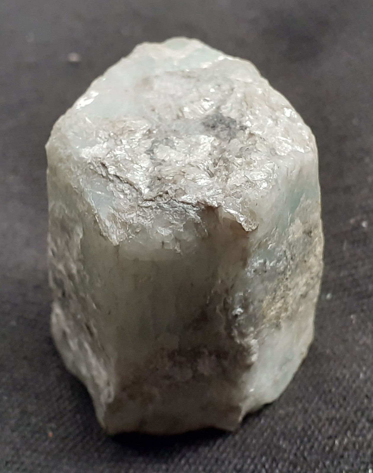 Beryl
3 x 3 cm
(Autor: Volkmar Stingl)