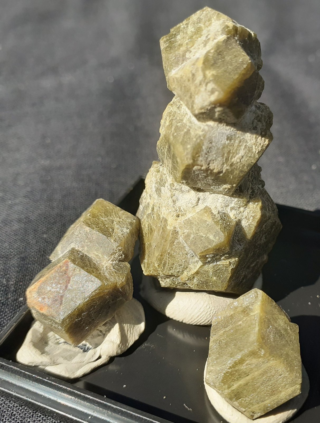 Grossular
1,3 x 1,5 cm to 4 x 2 cm
(Autor: Volkmar Stingl)