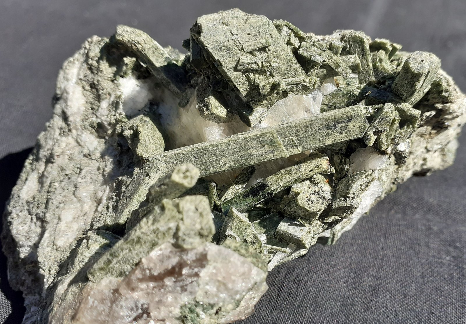 uralite (Actinolite after Diopside)
10 x 8 cm
(Autor: Volkmar Stingl)
