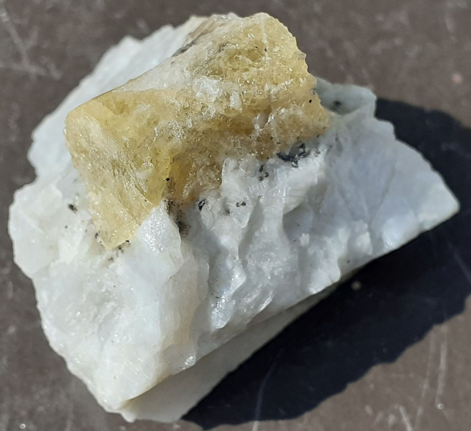 Beryl
3 x 3 cm
(Autor: Volkmar Stingl)