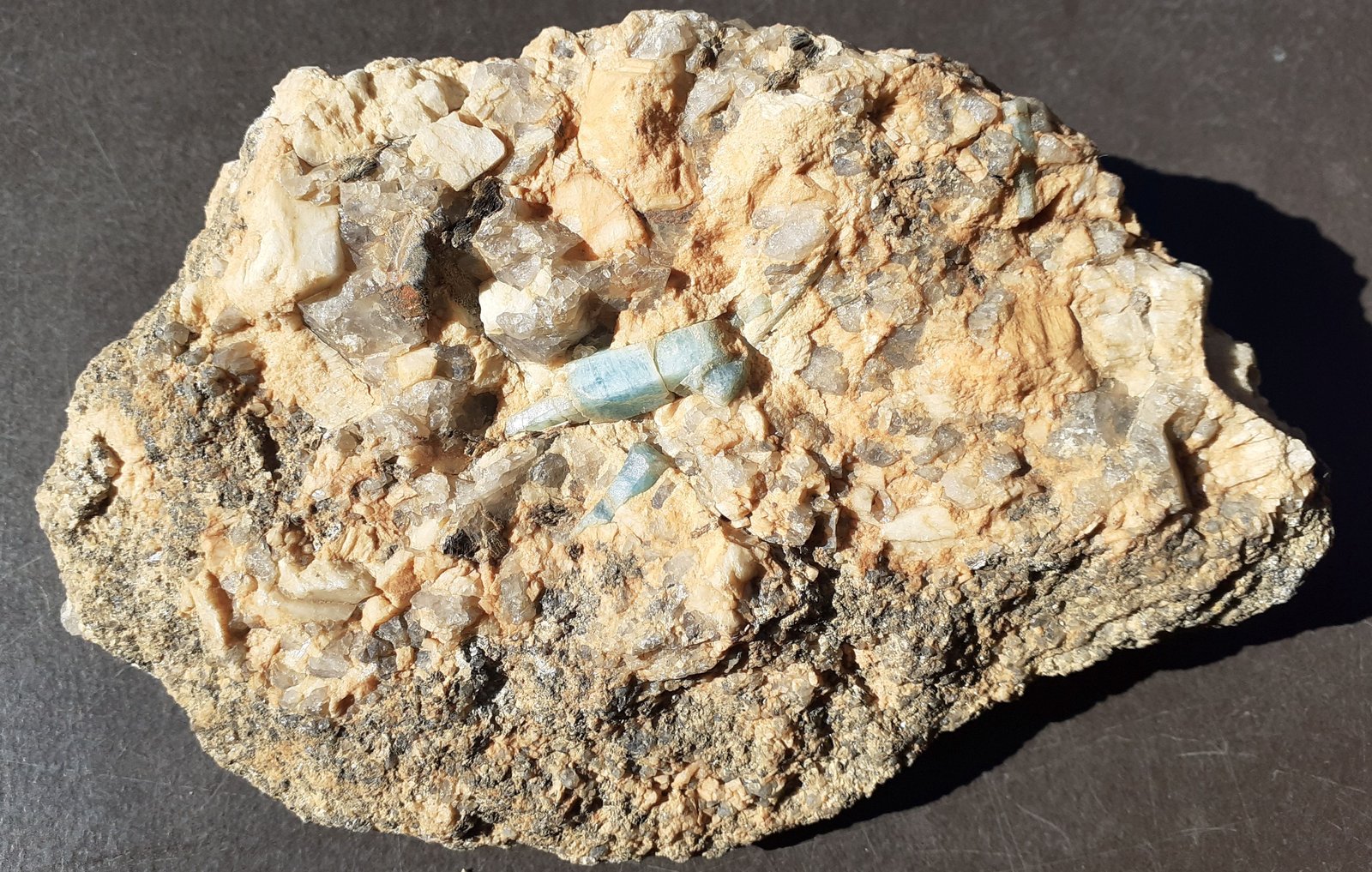 Beryl (variety Aquamarine)
13 x 9 cm
(Autor: Volkmar Stingl)