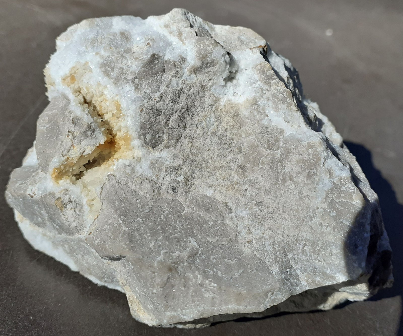 Wulfenite, Calcite
8 x 6 cm
(Autor: Volkmar Stingl)