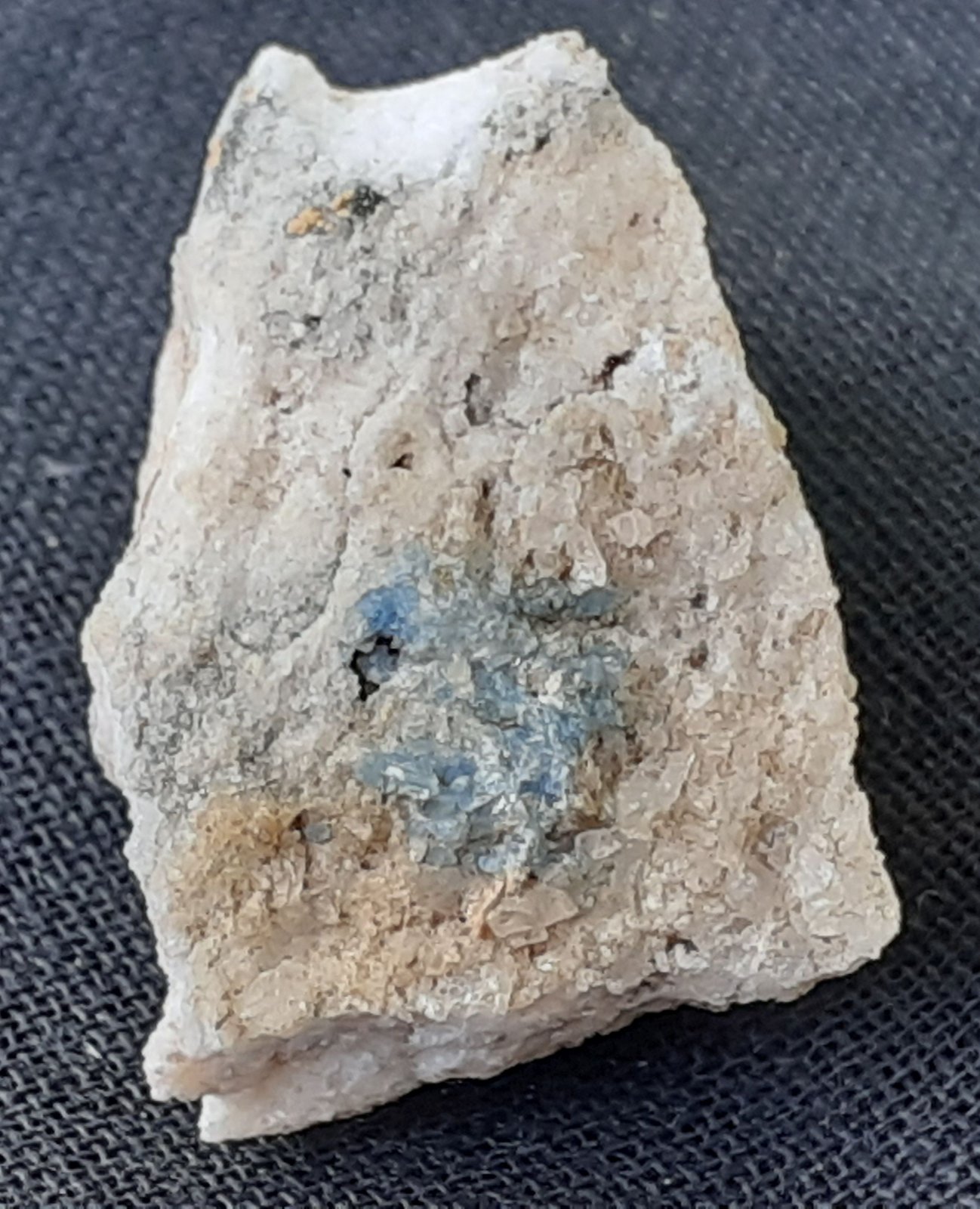 Beryl (variety aquamarine)
1,8 x 1,2 cm
(Autor: Volkmar Stingl)