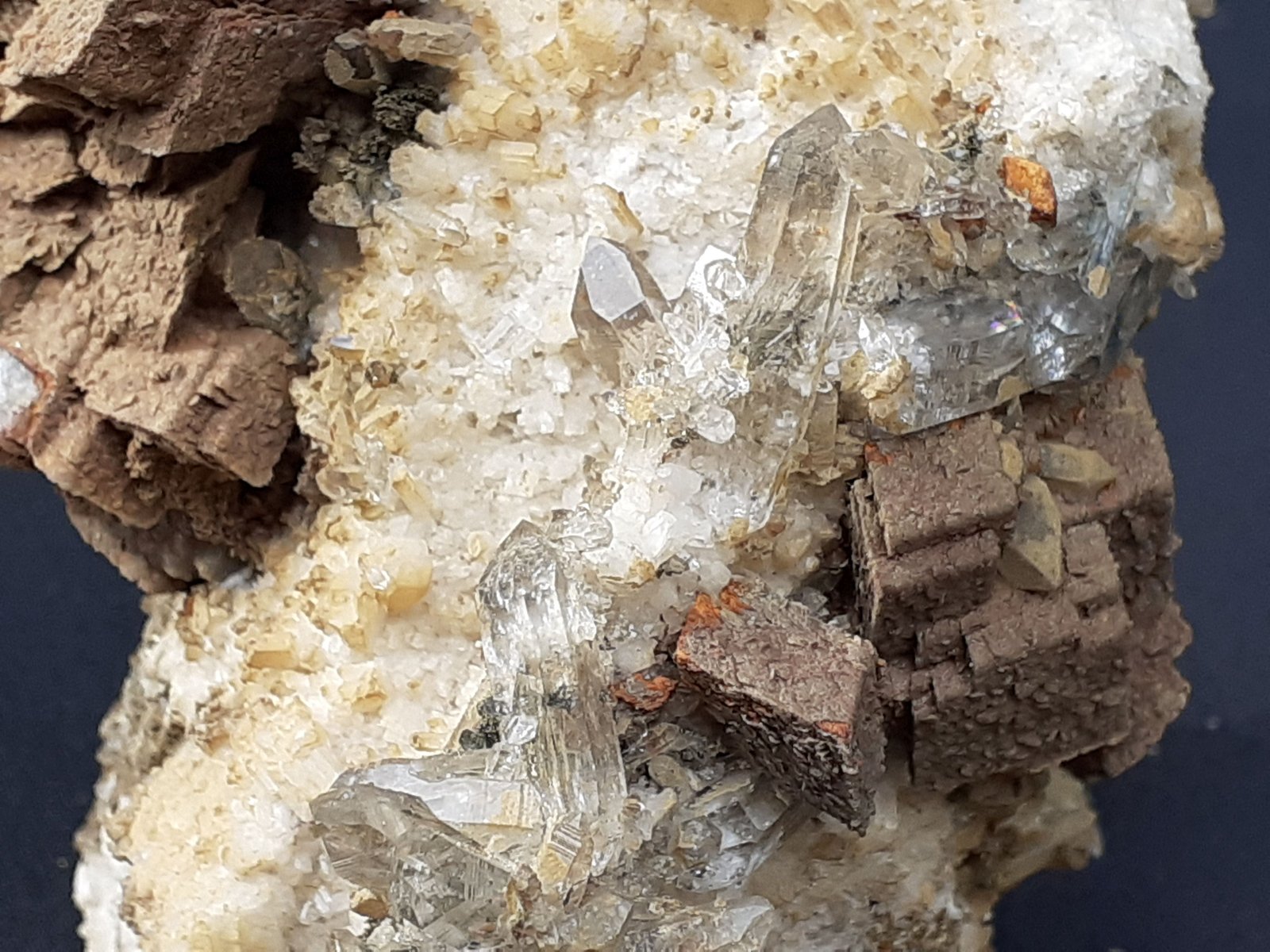 Quartz, Siderite, Chlorite (Group)
8 x 7 cm
(Autor: Volkmar Stingl)