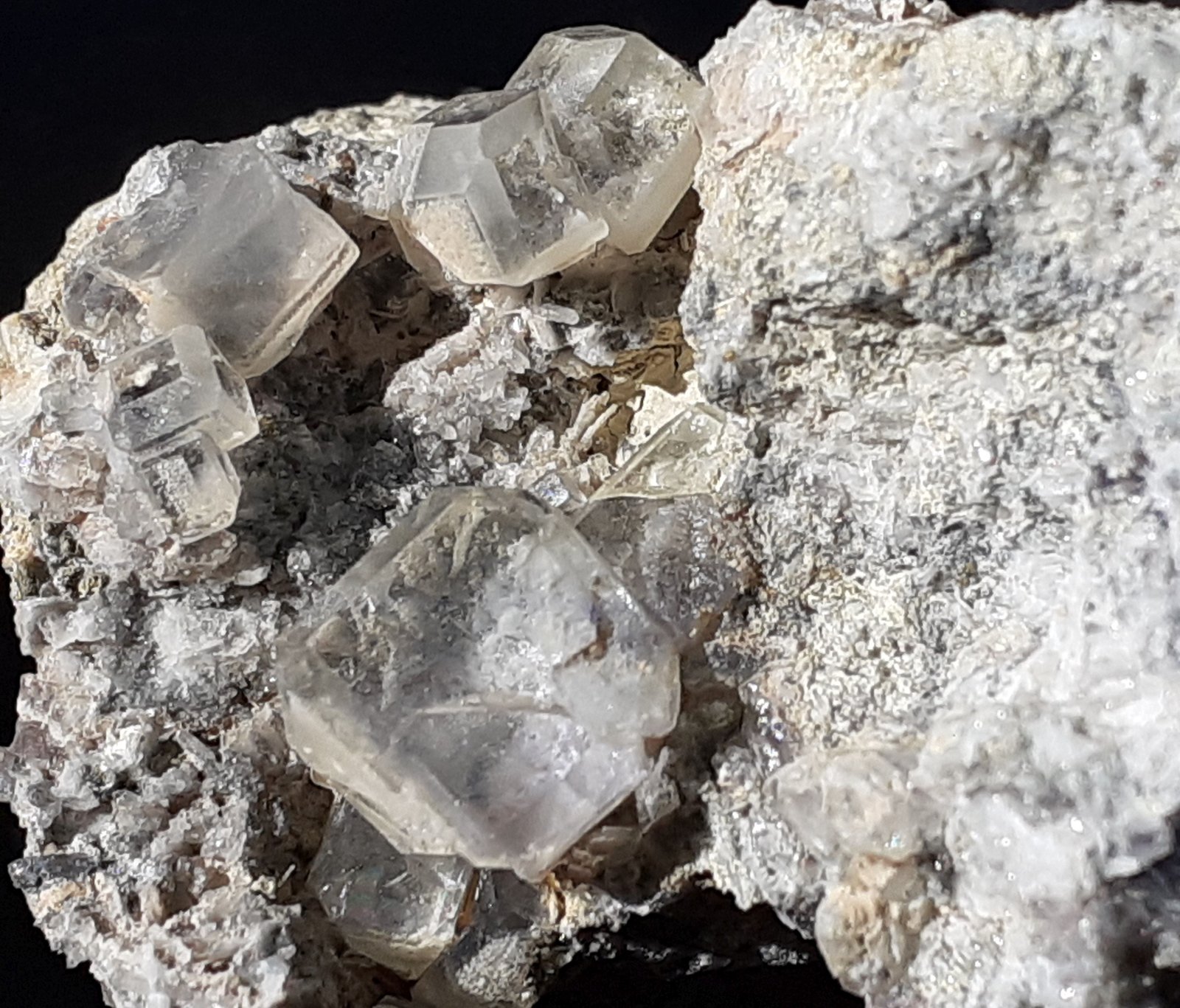 Fluorite
FoV 2,5 x 2 cm
(Autor: Volkmar Stingl)