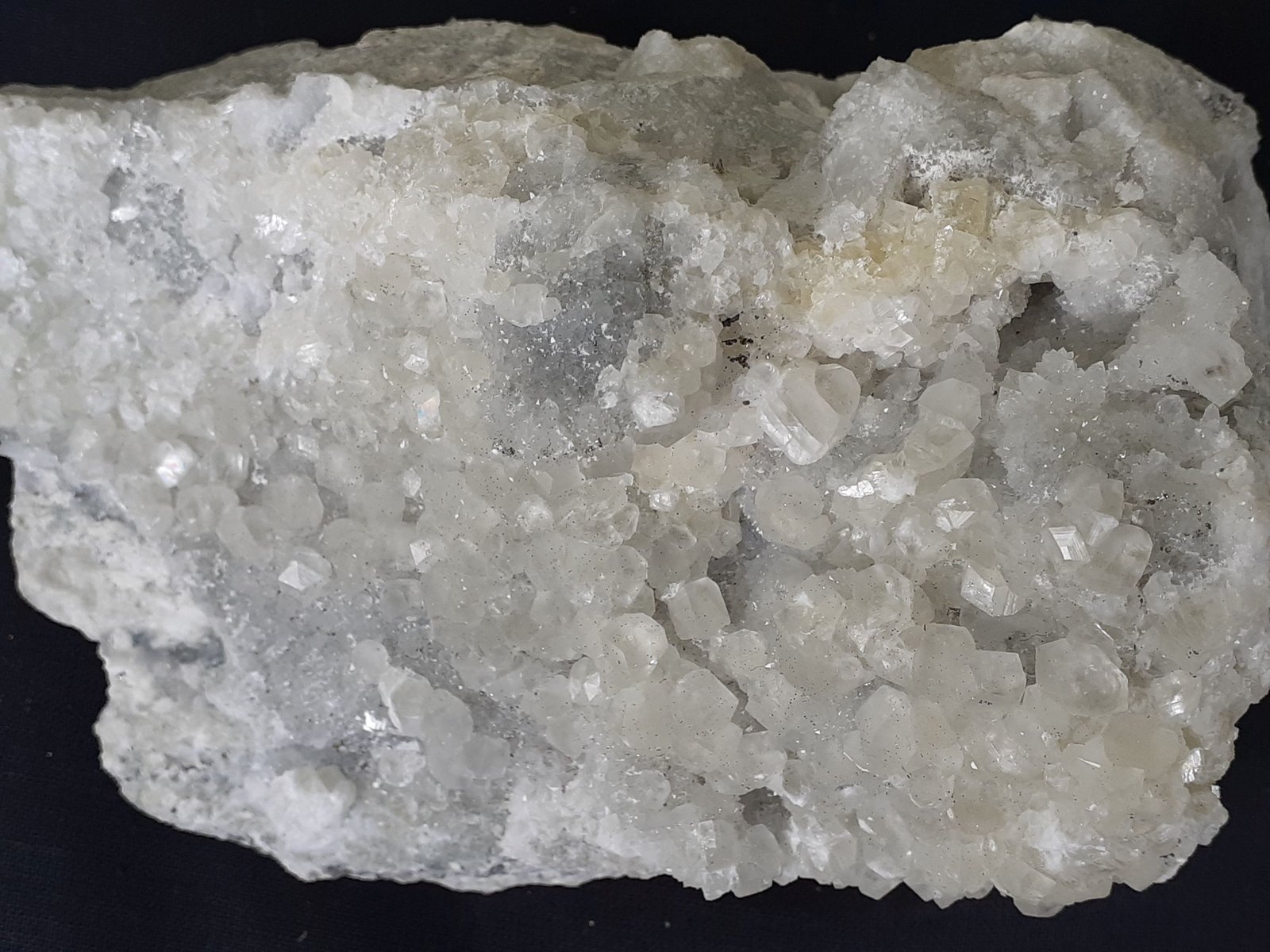 Calcite, Pyrite, Quartz
11 x 7 cm
(Autor: Volkmar Stingl)