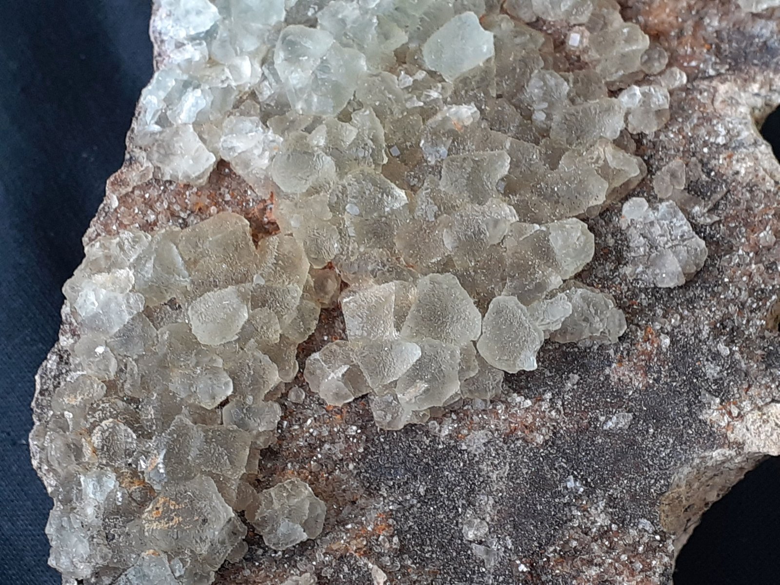 Fluorite, Quartz
13 x 7 cm
(Autor: Volkmar Stingl)