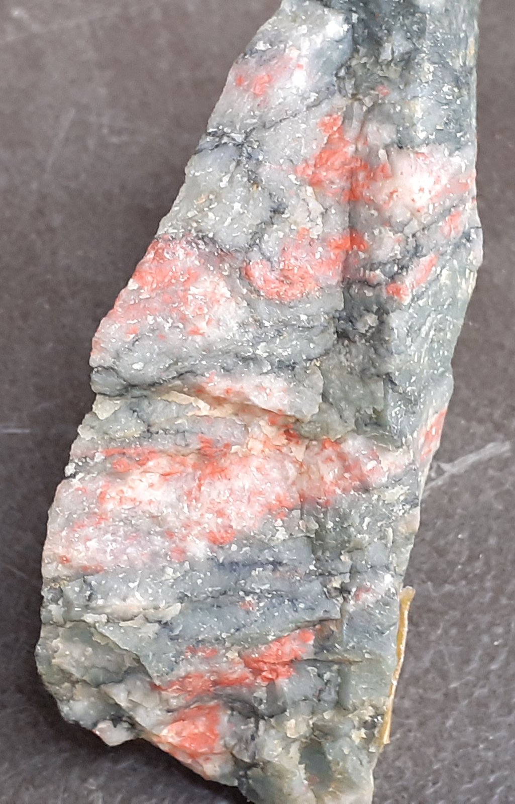 Cinnabar
7 x 3 cm
(Autor: Volkmar Stingl)