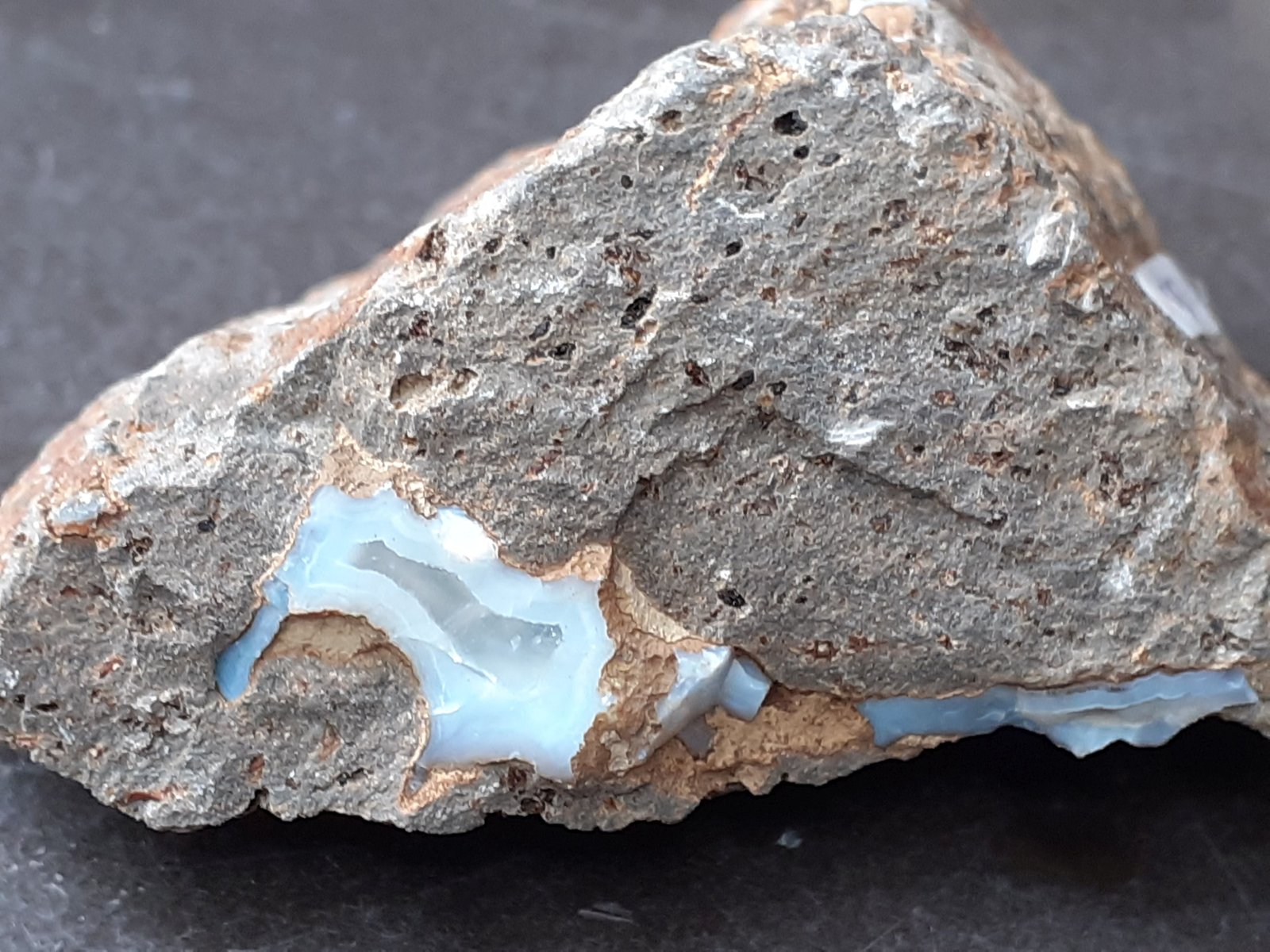 Quartz (variety Agate)
5 x 4 cm
(Autor: Volkmar Stingl)