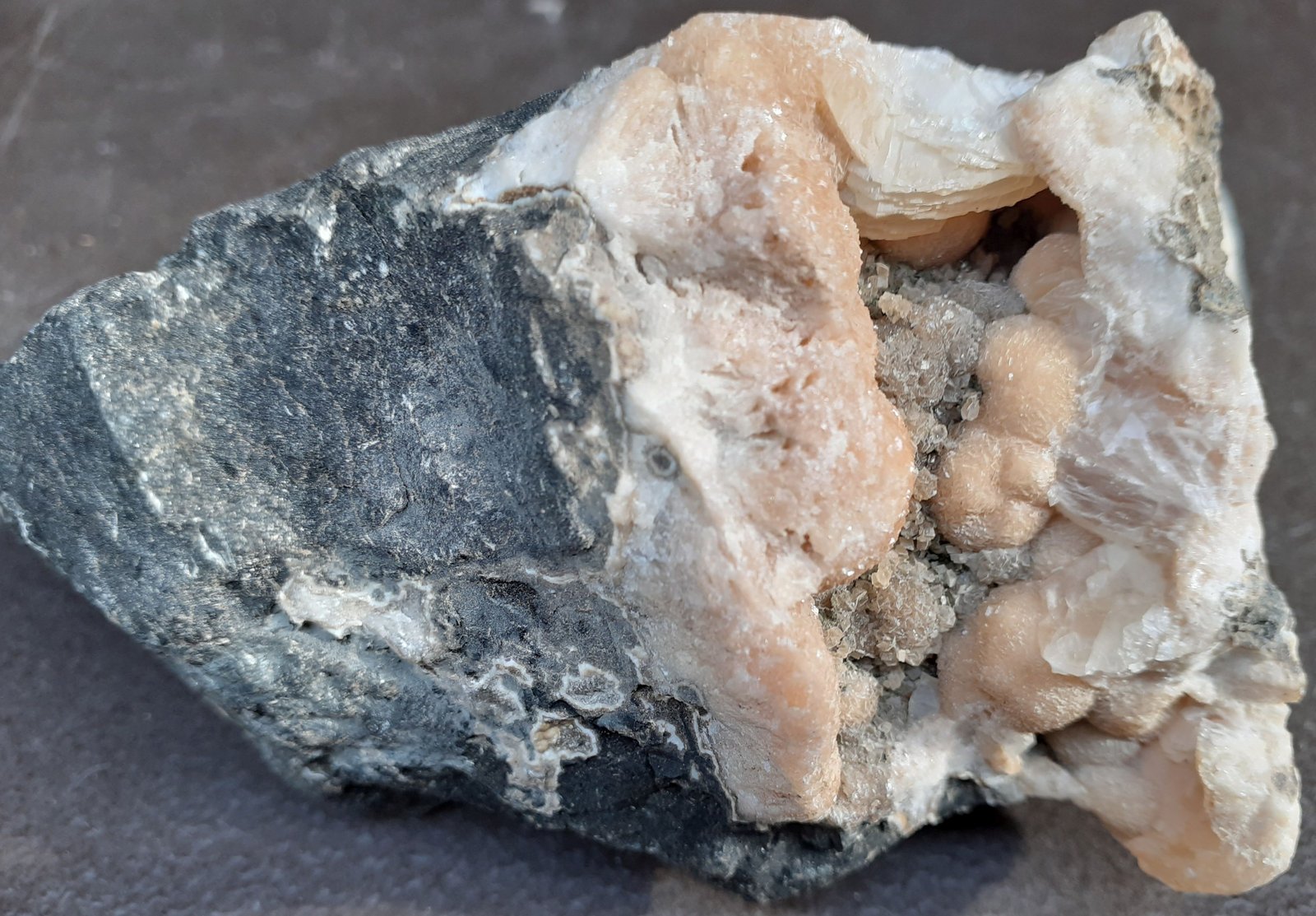 Calcite
11 x 5 cm
(Autor: Volkmar Stingl)