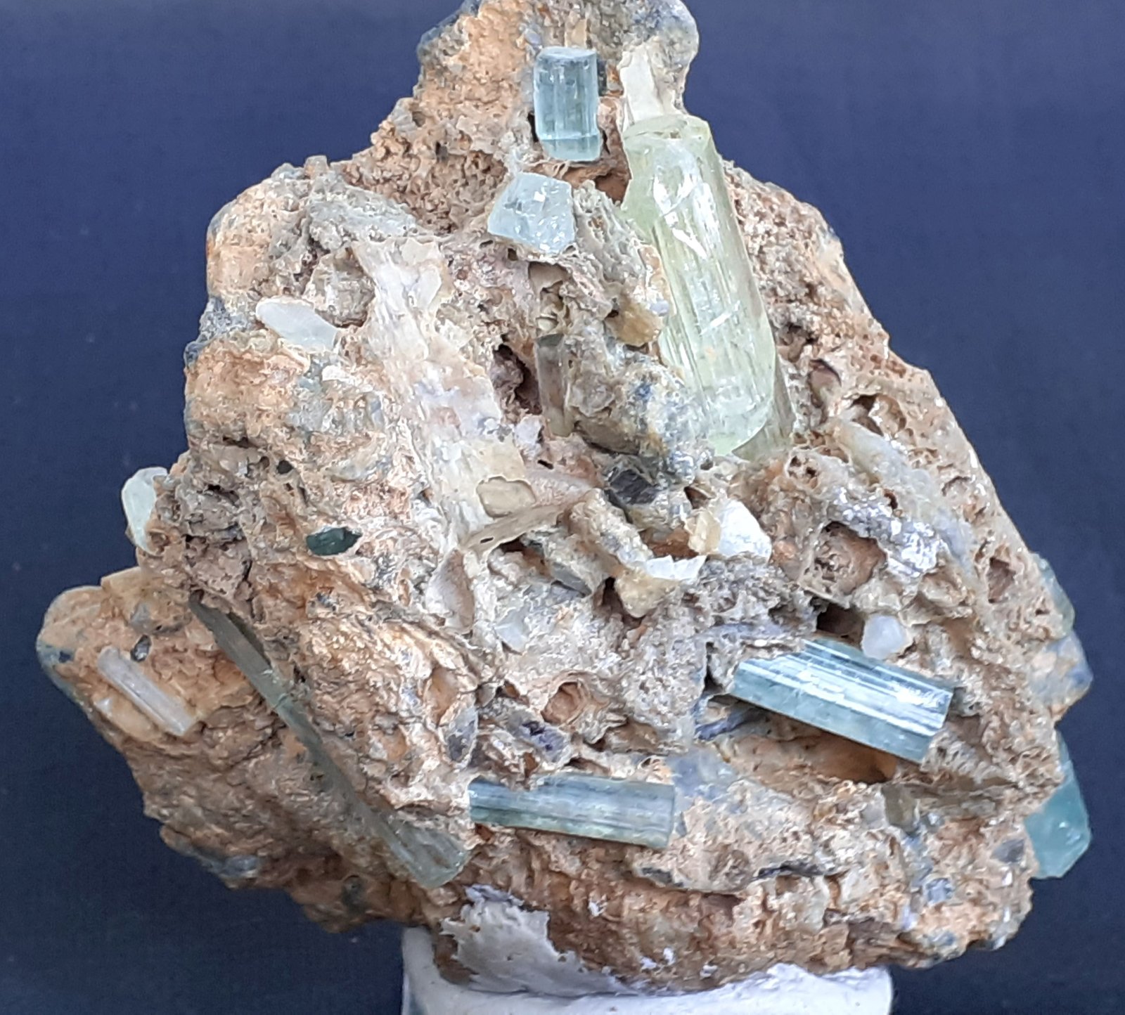 Beryl (variety Aquamarine)
7 x 7 cm
(Autor: Volkmar Stingl)