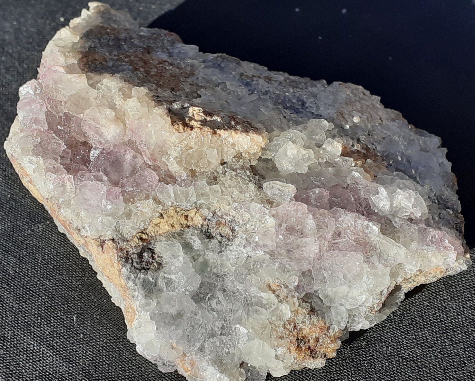 Fluorite
8 x 6 cm
(Autor: Volkmar Stingl)
