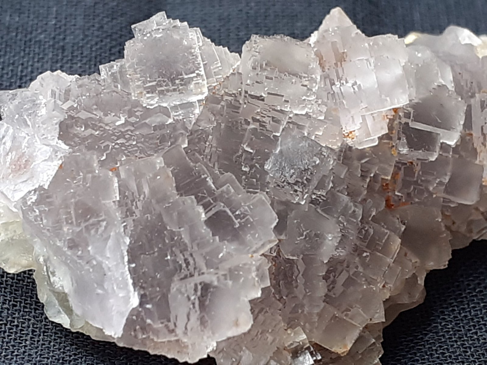 Fluorite
4 x 2 cm
(Autor: Volkmar Stingl)