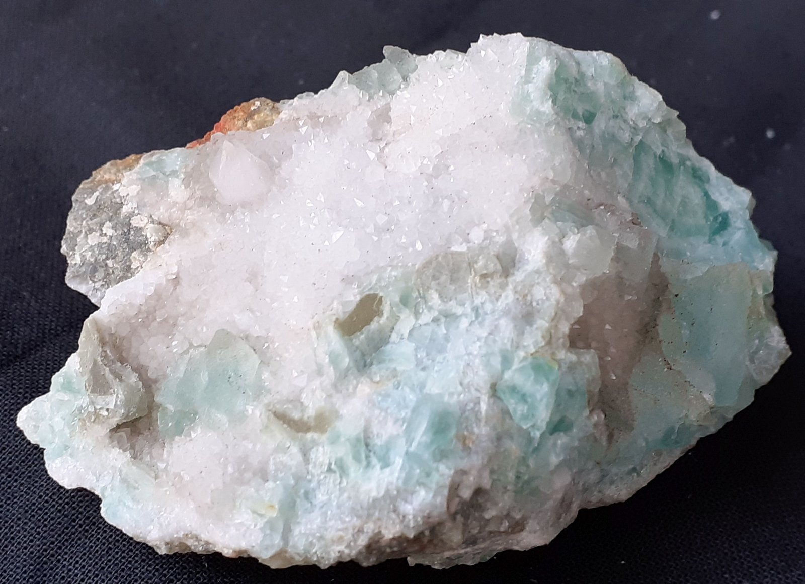 Fluorite, Quartz
6,5 x 4 cm
(Autor: Volkmar Stingl)