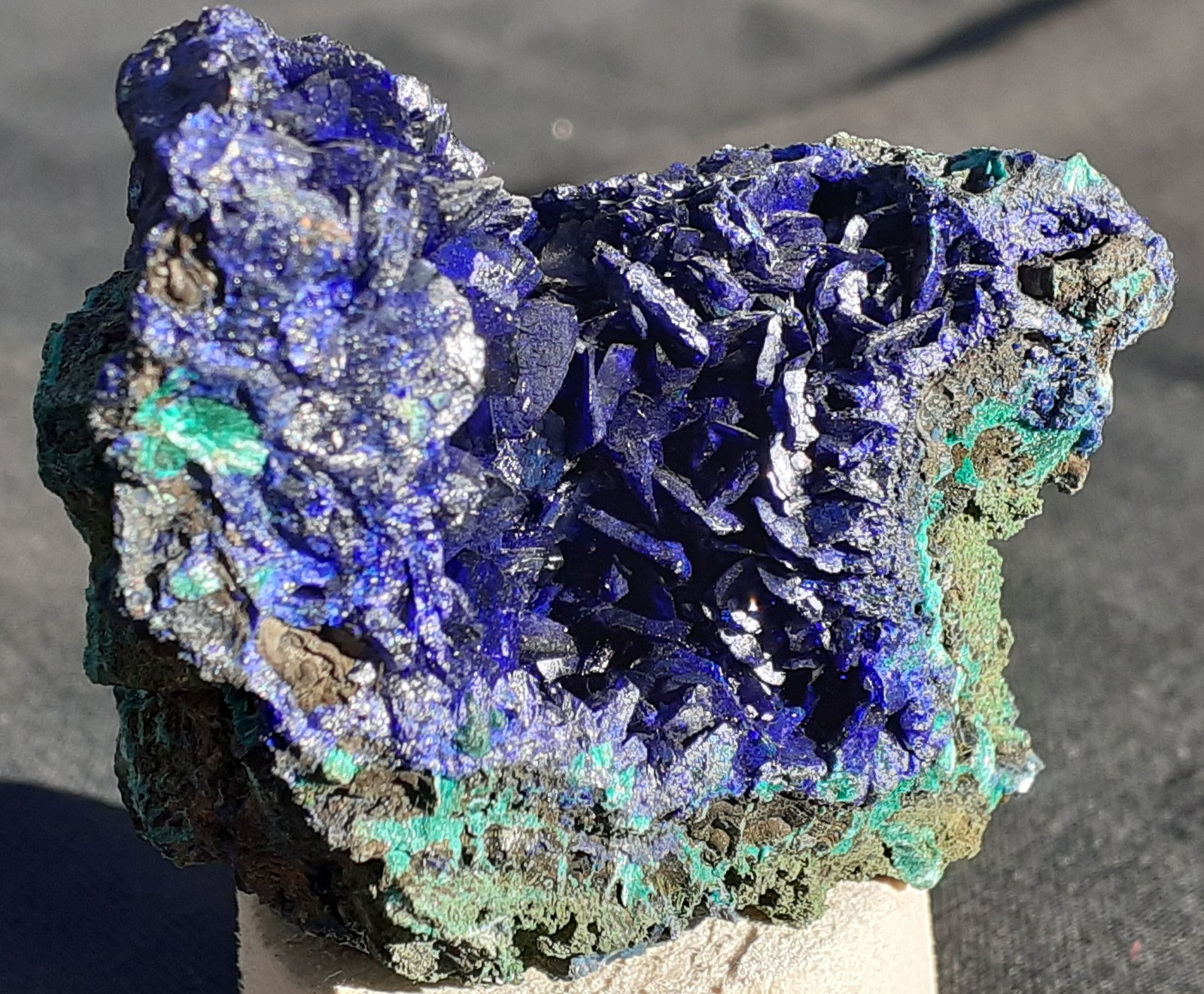 Azurite, Malachite
5 x 4 cm
(Autor: Volkmar Stingl)