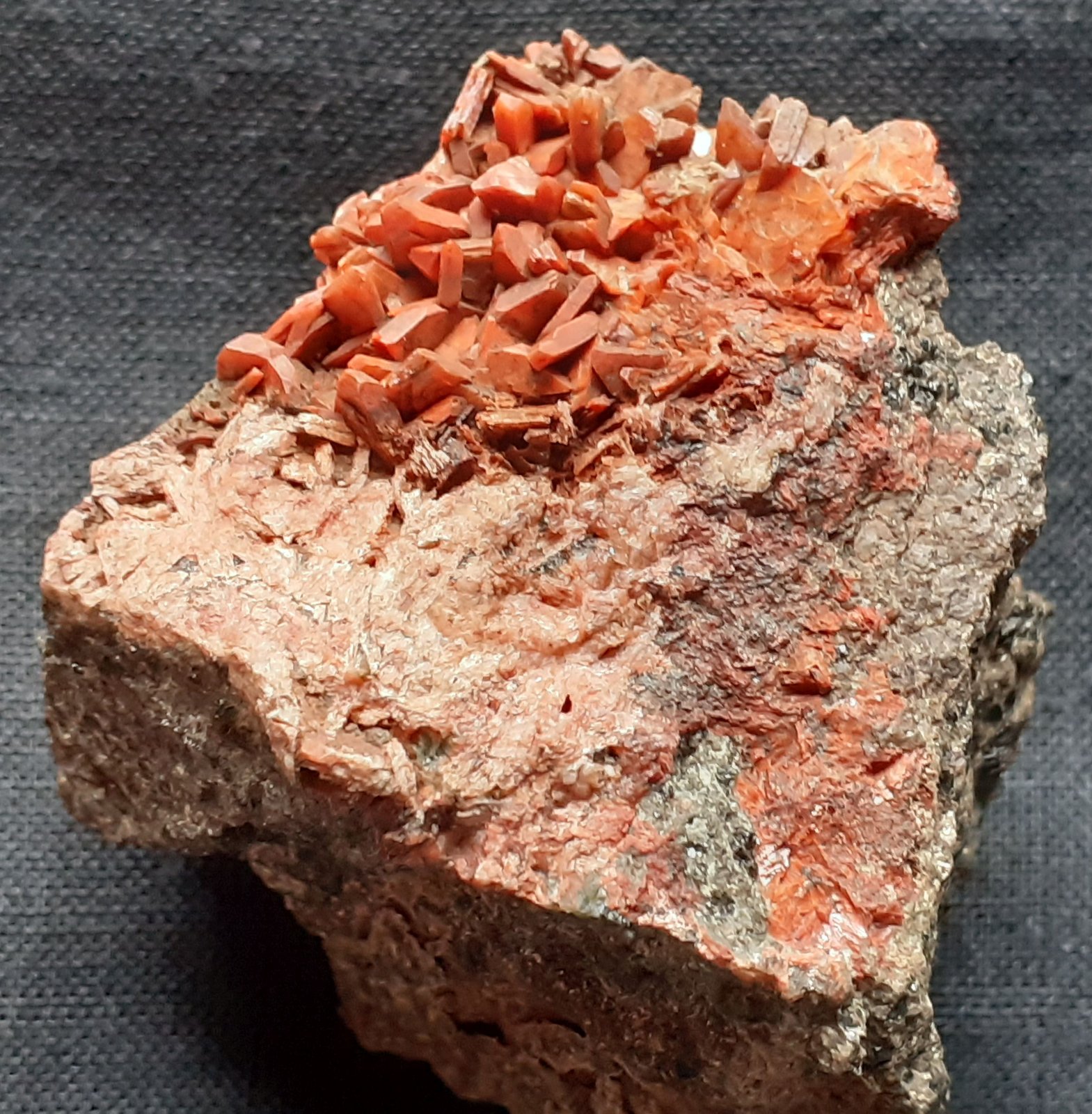 'Heulandite'
4 x 3,5 cm
(Autor: Volkmar Stingl)