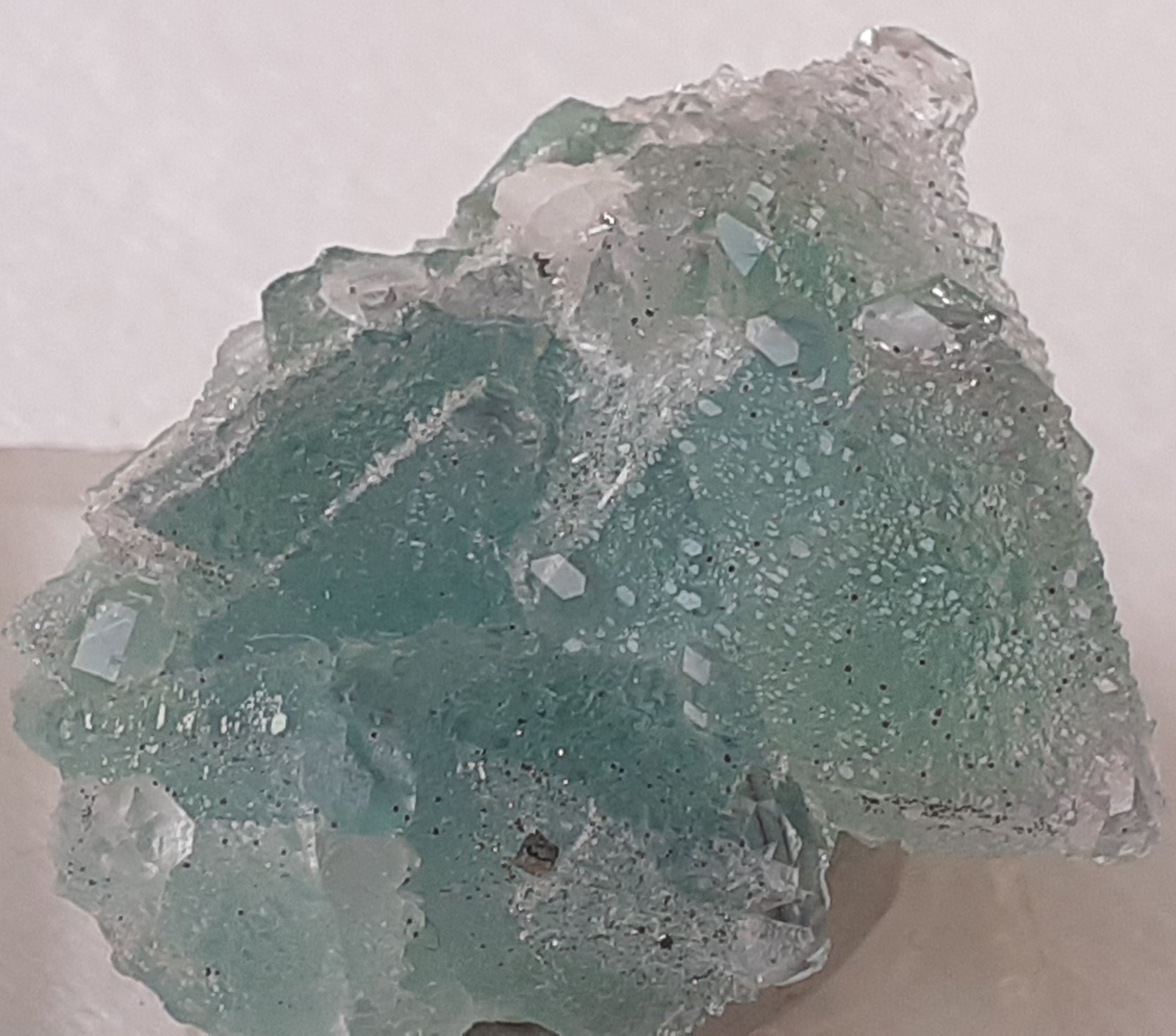 Fluorite, Pyrite
3 x 2,5 cm
(Autor: Volkmar Stingl)