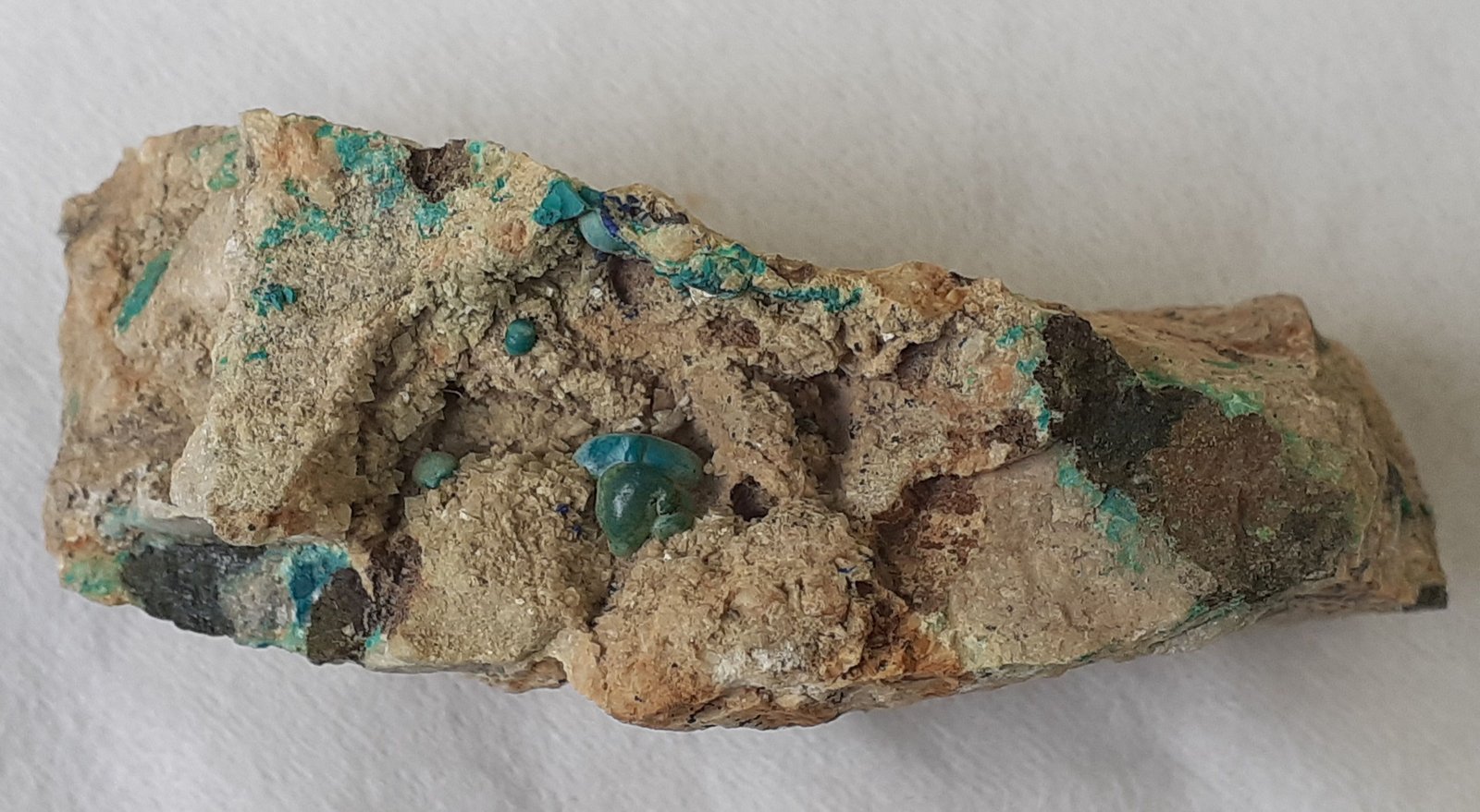 Malachite, Azurite, Dolomite
7,5 x 3 cm
(Autor: Volkmar Stingl)