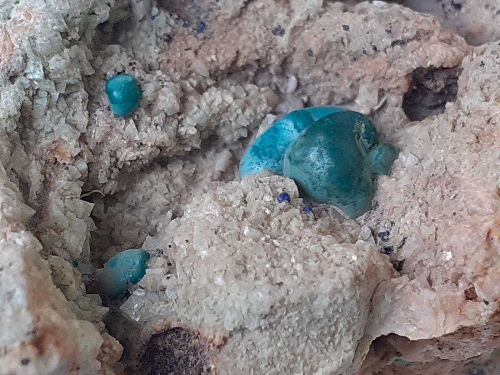 Malachite, Azurite, Dolomite
7,5 x 3 cm
(Autor: Volkmar Stingl)