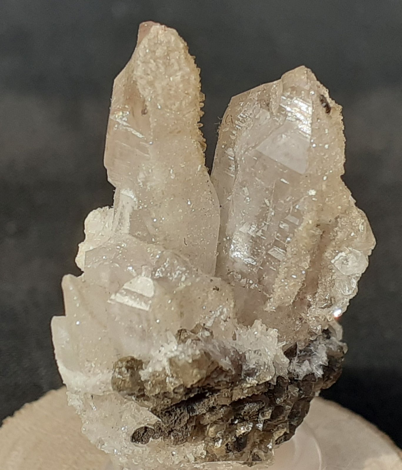 Quartz, Calcite, Natrolite
3 x 2,5 cm
(Autor: Volkmar Stingl)