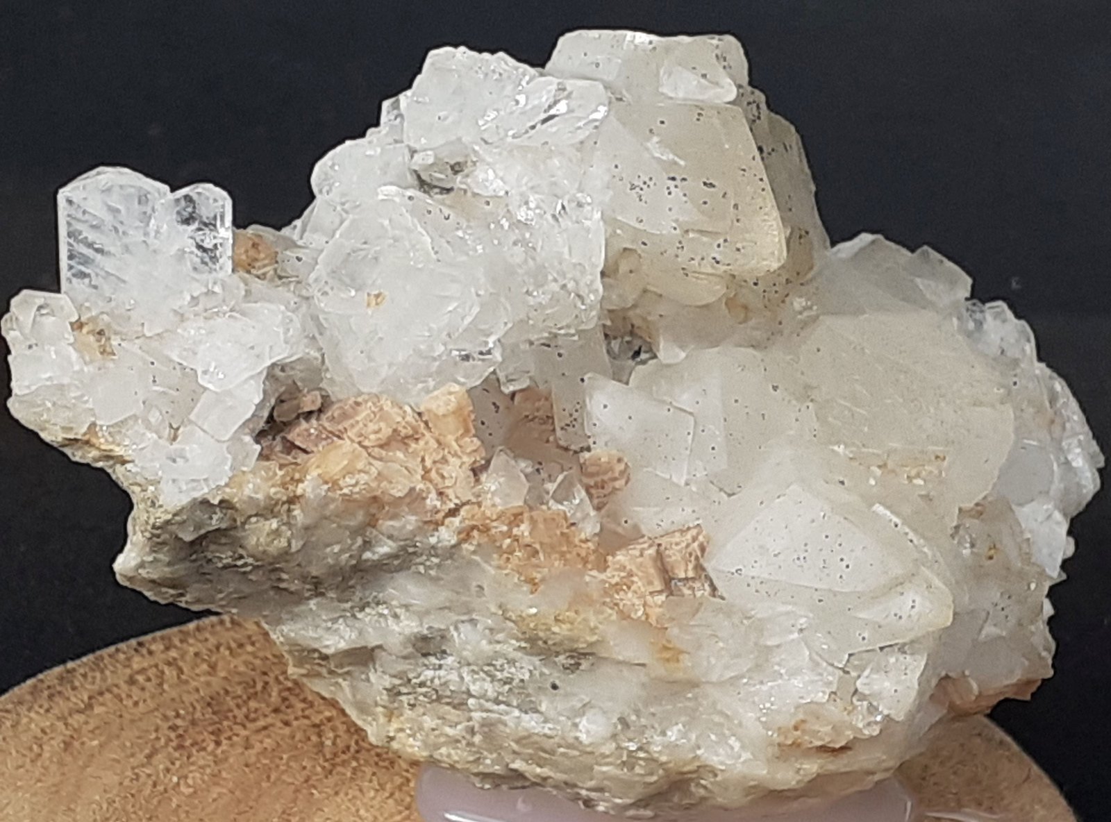 Calcite, Albite
6,5 x 4,5 cm
(Autor: Volkmar Stingl)