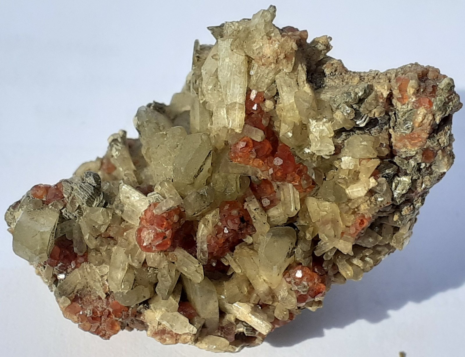Diopside, Grossular
3,5 x 2 cm
(Autor: Volkmar Stingl)
