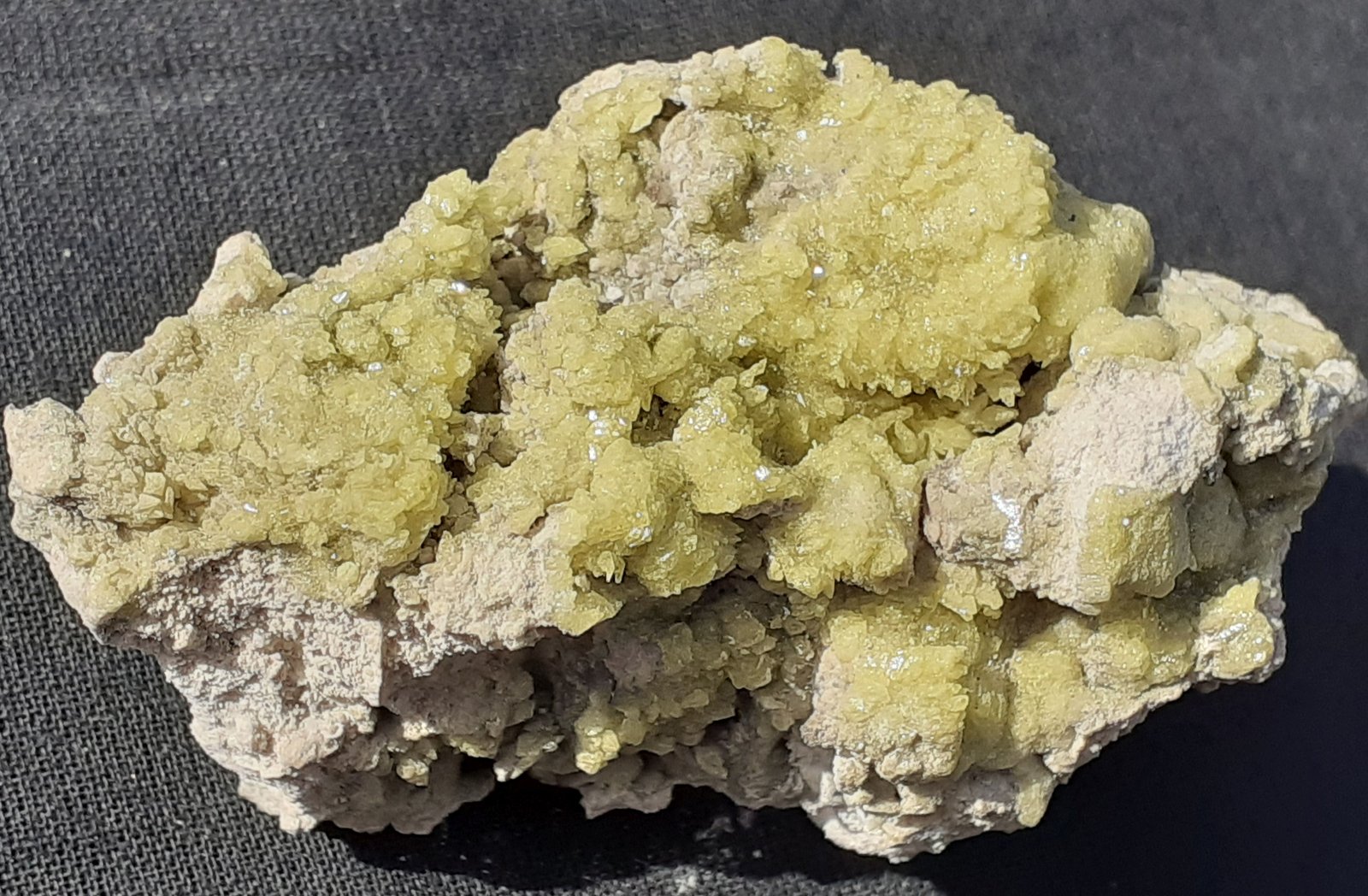 Sulfur
5,5 x 3,5 cm
(Autor: Volkmar Stingl)