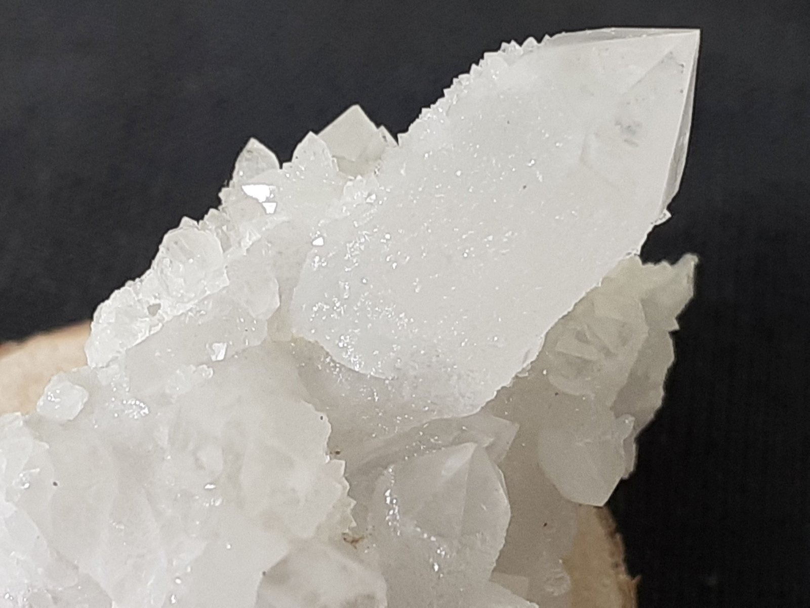 Quartz
3 x 2 cm
(Autor: Volkmar Stingl)