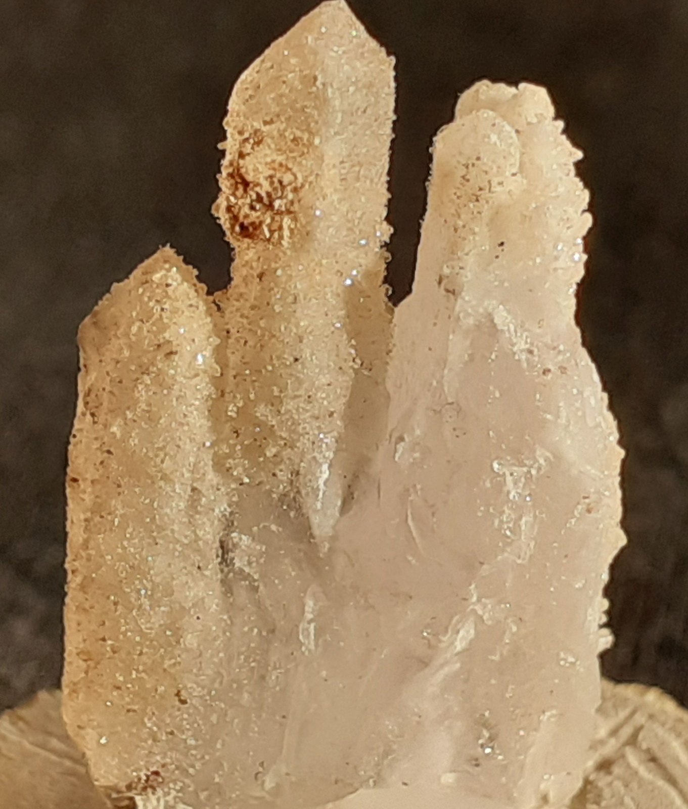 Quartz, Natrolite
2 x 1,3 cm
(Autor: Volkmar Stingl)
