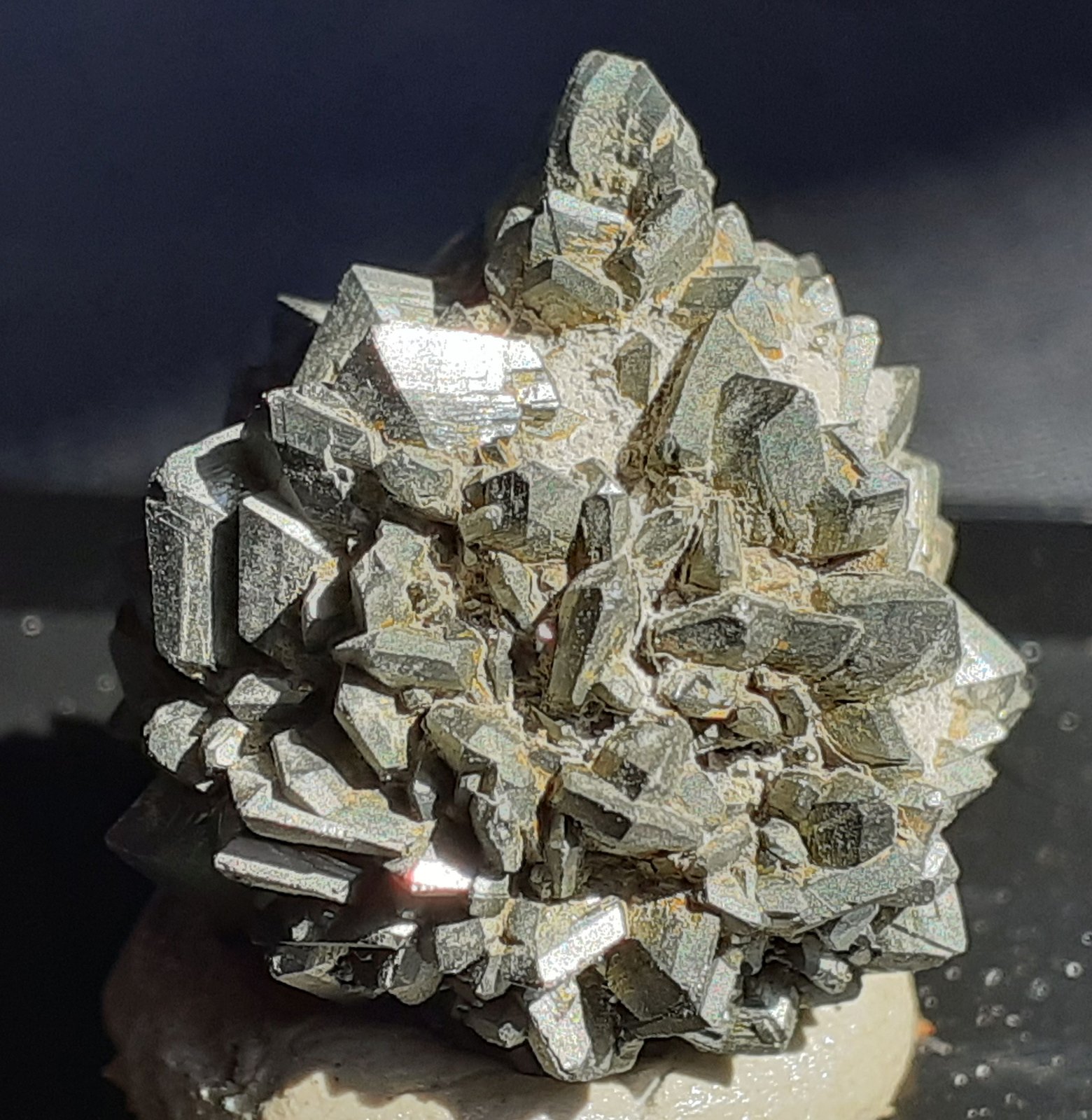 Marcasite
2 x 2 cm
(Autor: Volkmar Stingl)