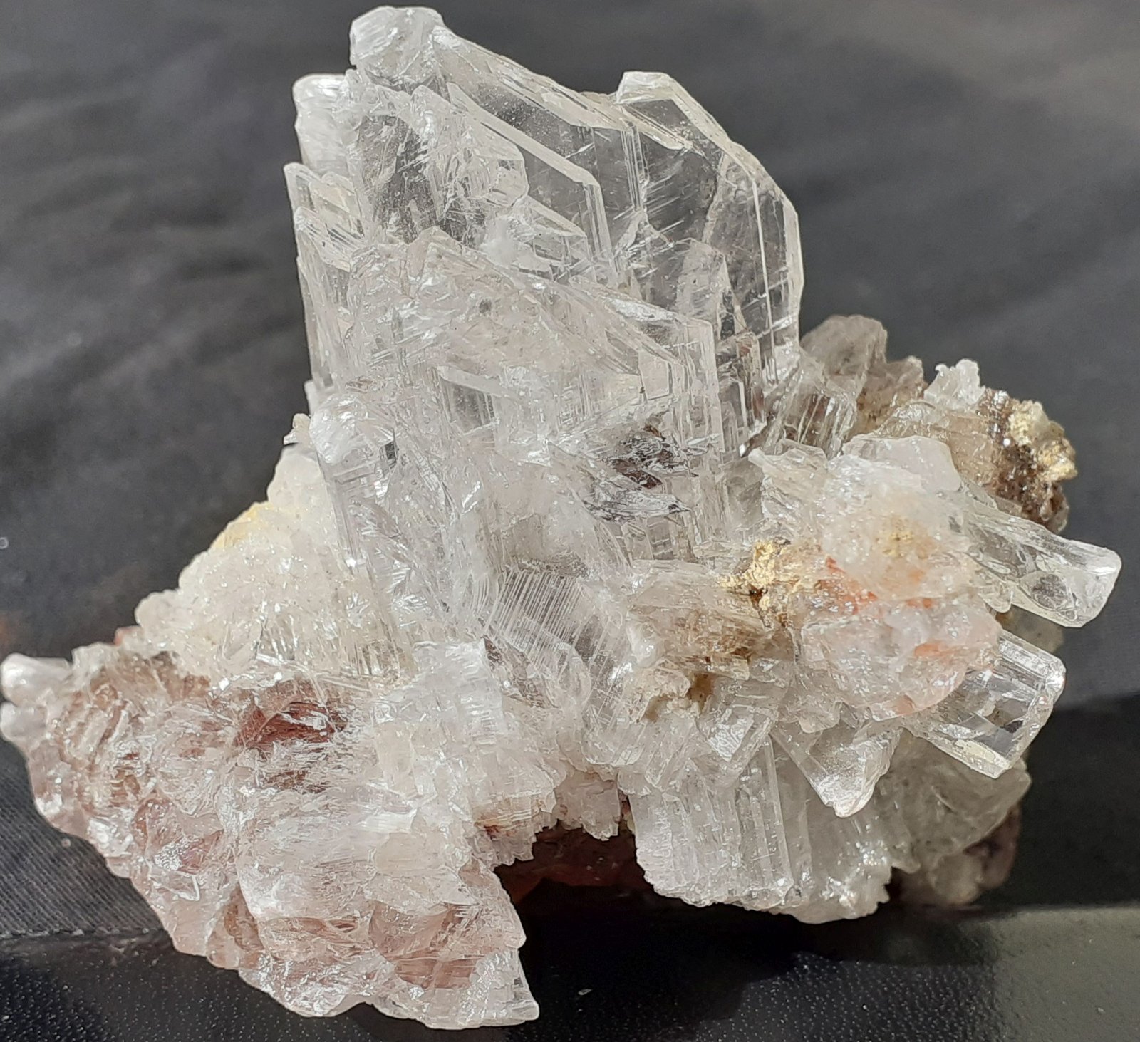 Gypsum, Sulfur
6,5 x 6,5 cm
(Autor: Volkmar Stingl)