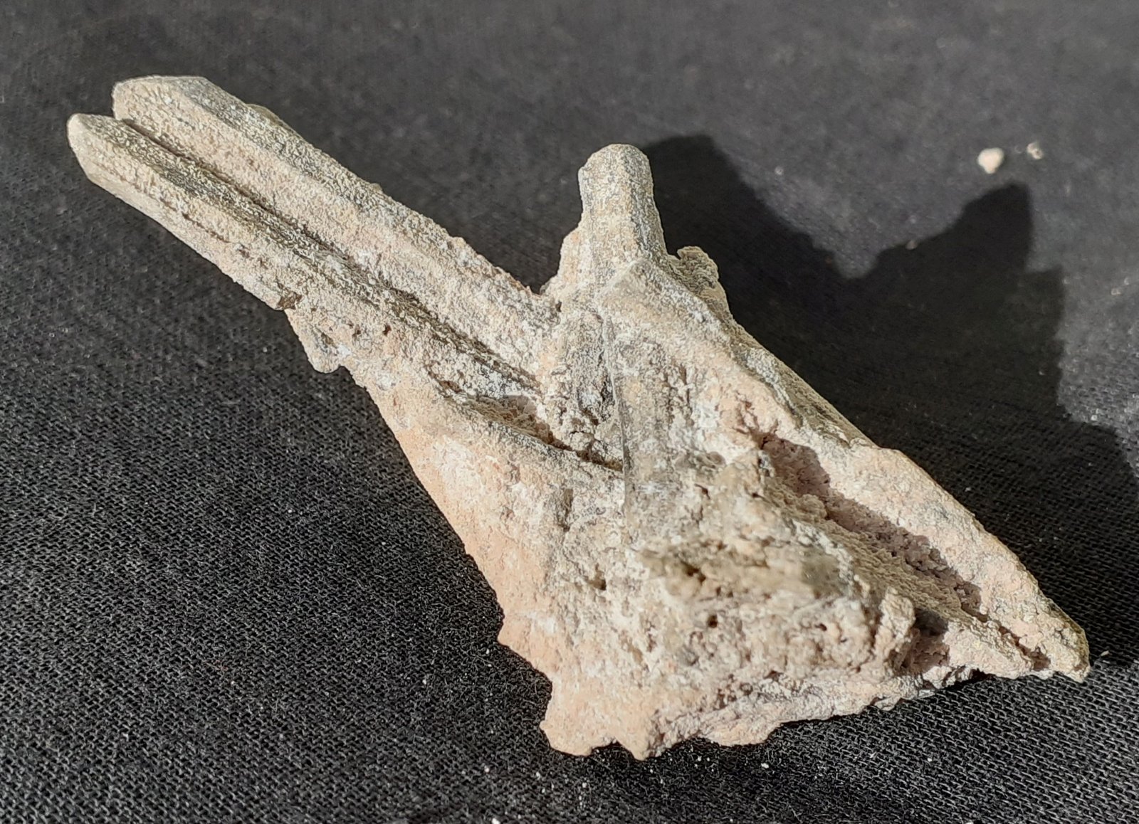 Stibiconite (ps. after Stibnite)
6 x 3 cm
(Autor: Volkmar Stingl)