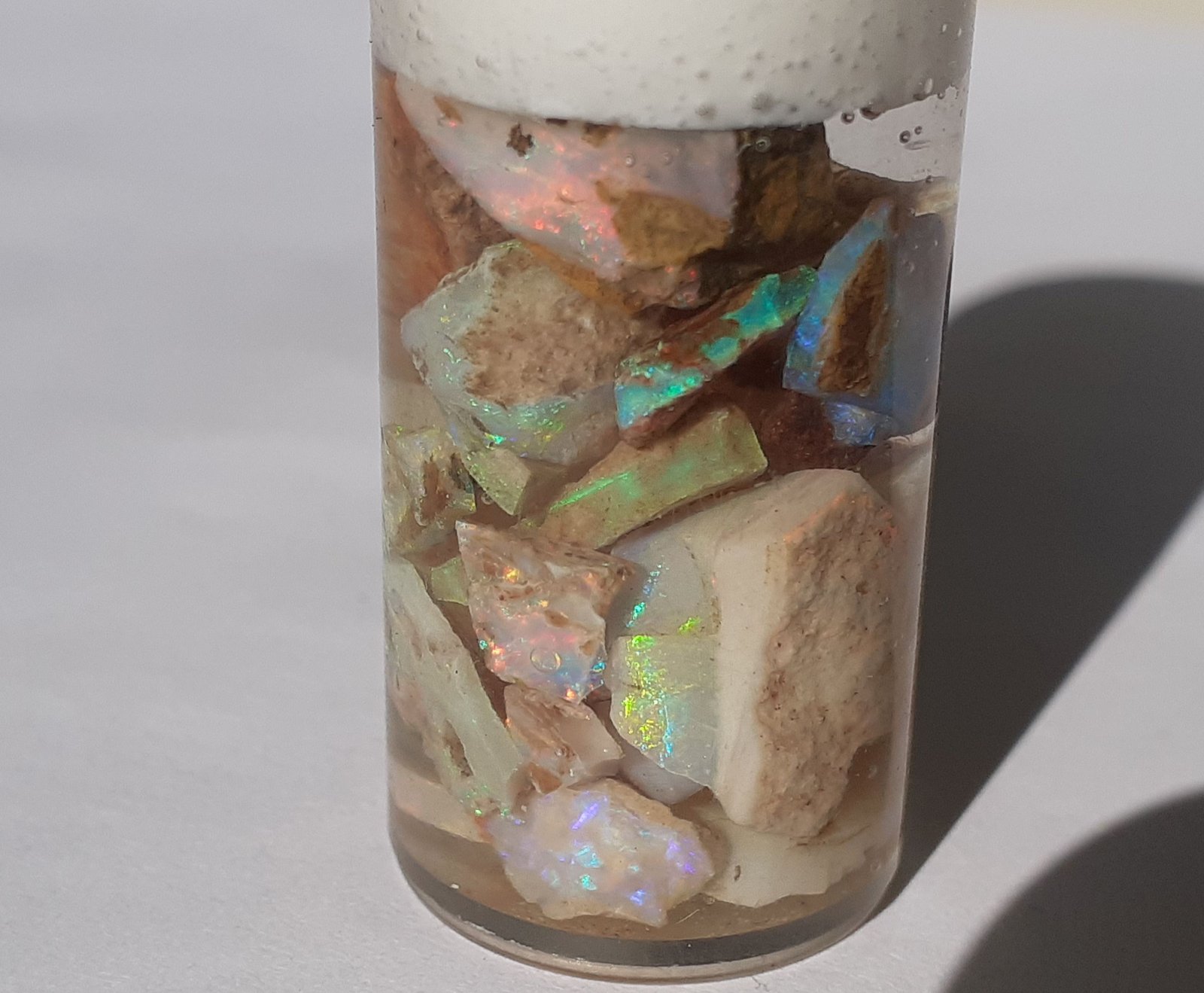 Opal
Vial 35 x 17 mm
(Autor: Volkmar Stingl)