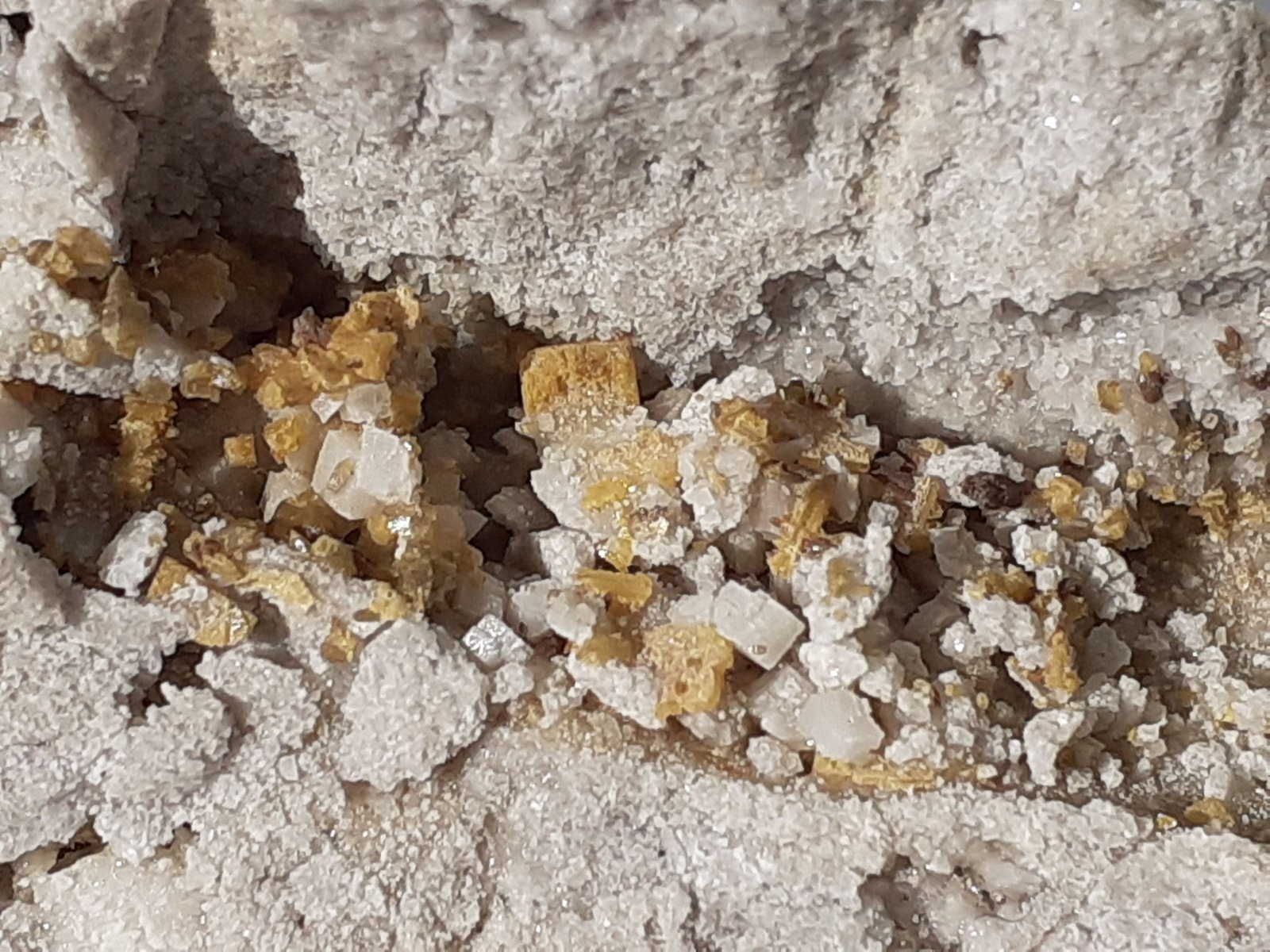 Wulfenite
9 x 6,5 cm
(Autor: Volkmar Stingl)