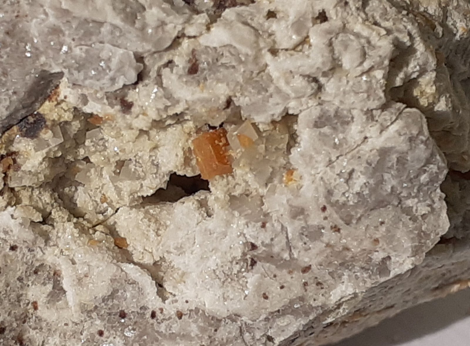 Wulfenite
5 x 5 cm
(Autor: Volkmar Stingl)