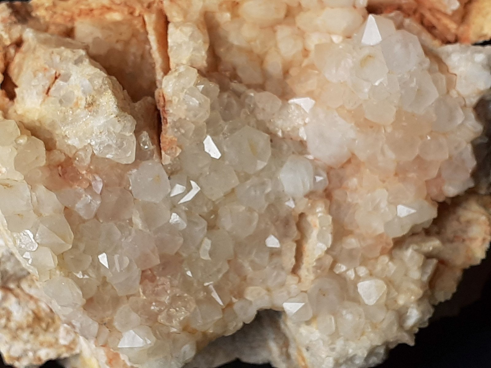 Quartz
8 x 6 cm
(Autor: Volkmar Stingl)