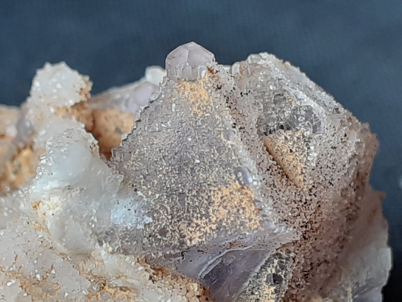 Fluorite, Quartz
3,5 x 2,5 cm
(Autor: Volkmar Stingl)