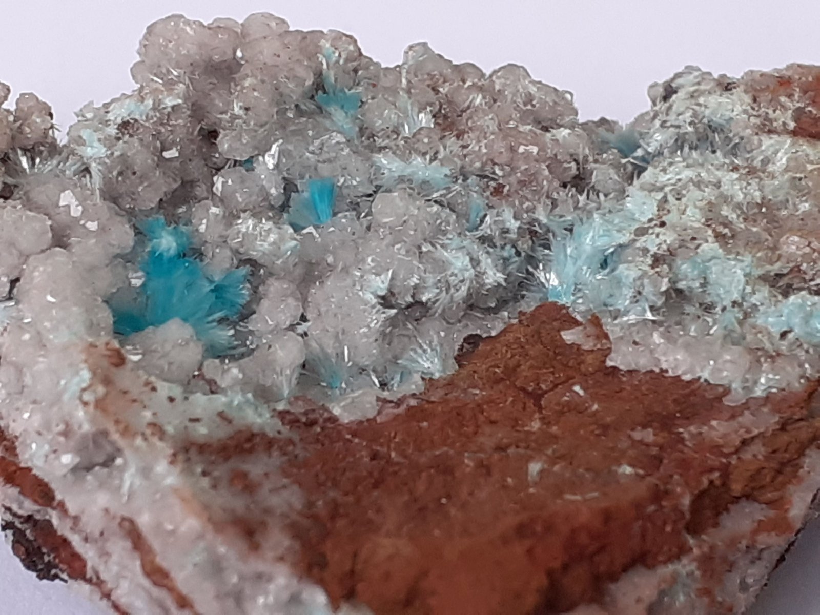 Aurichalcite, Calcite
4 x 2,5 cm
(Autor: Volkmar Stingl)