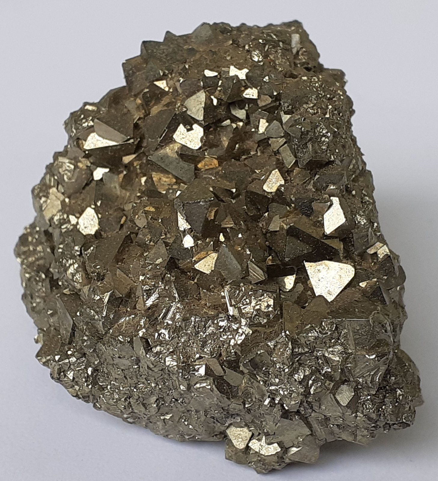 Pyrite
4,5 x 4 cm
(Autor: Volkmar Stingl)