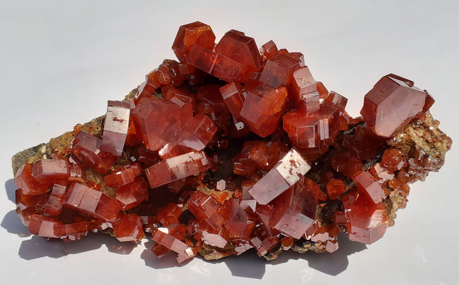 Vanadinite
8 x 4 cm
(Autor: Volkmar Stingl)
