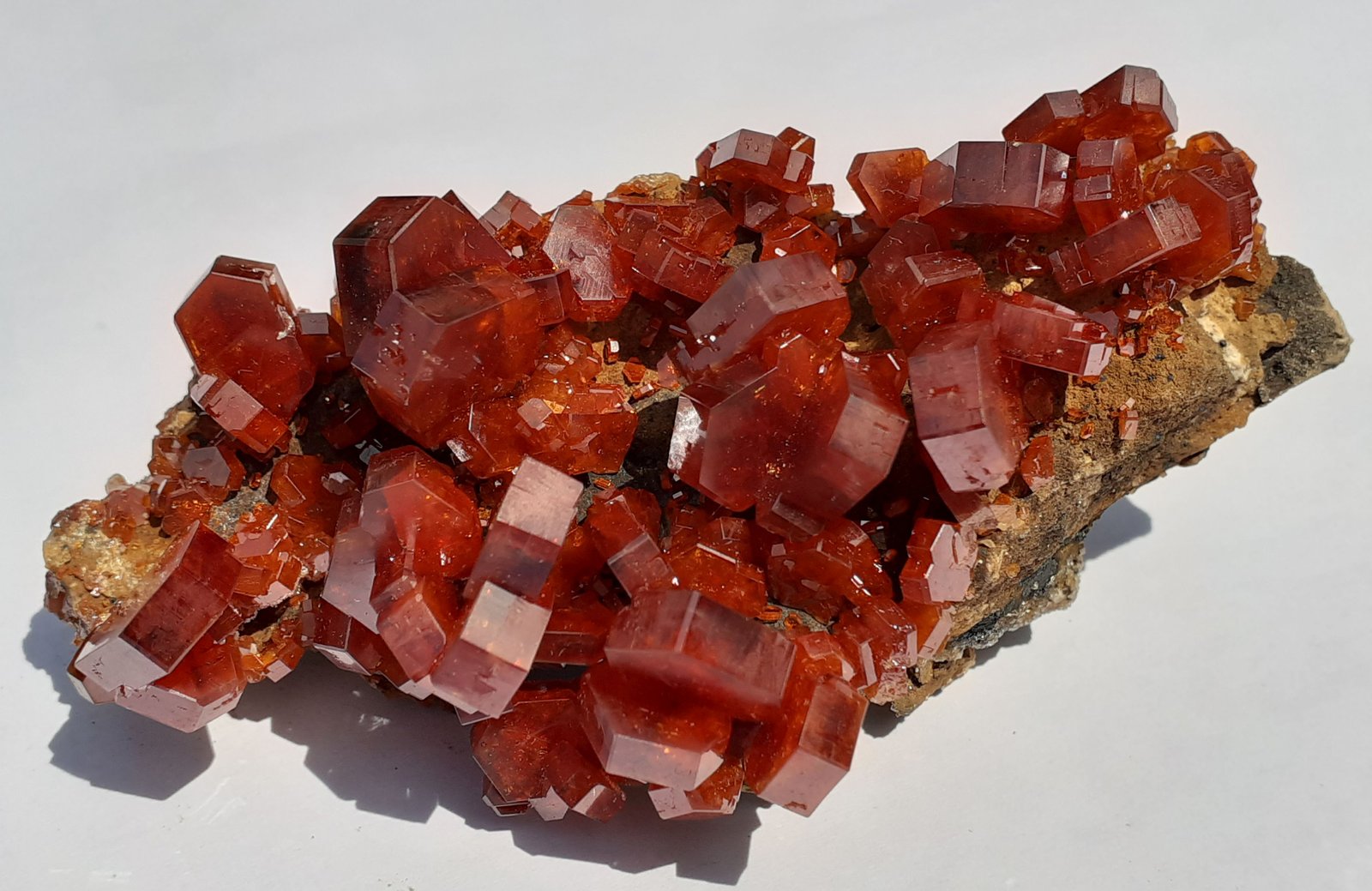 Vanadinite
8 x 4 cm
(Autor: Volkmar Stingl)