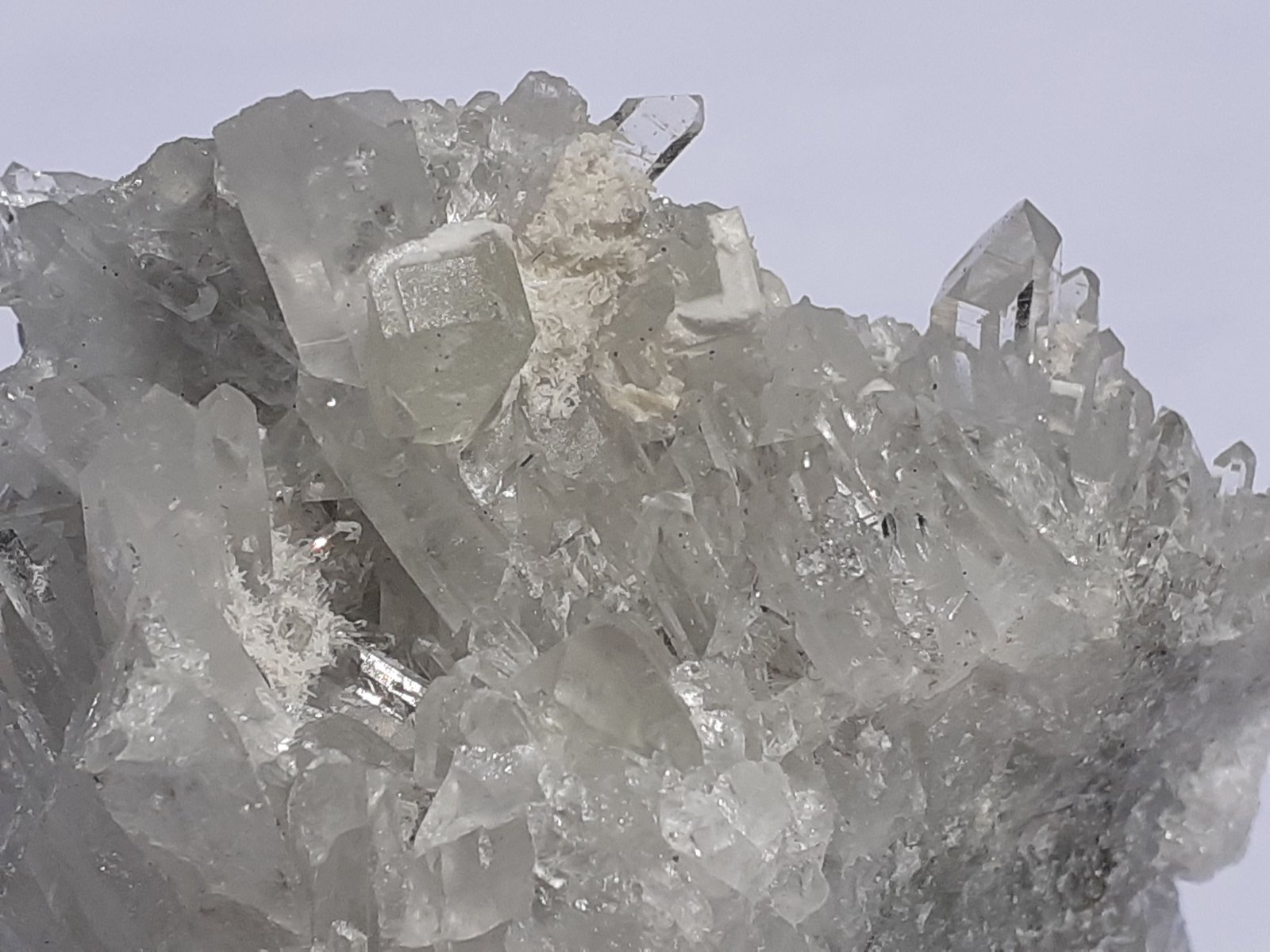 Quartz, Fluorite, Baryte
4,5 x 3 cm
(Autor: Volkmar Stingl)