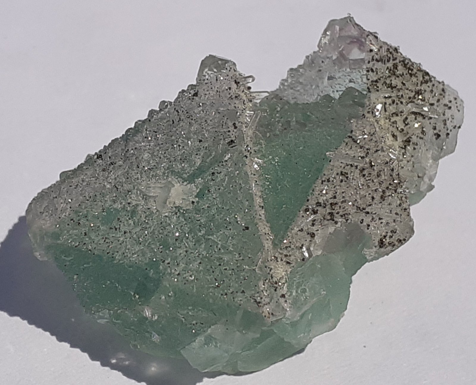 Fluorite, Quartz, Pyrite
2 x 1,5 cm
(Autor: Volkmar Stingl)