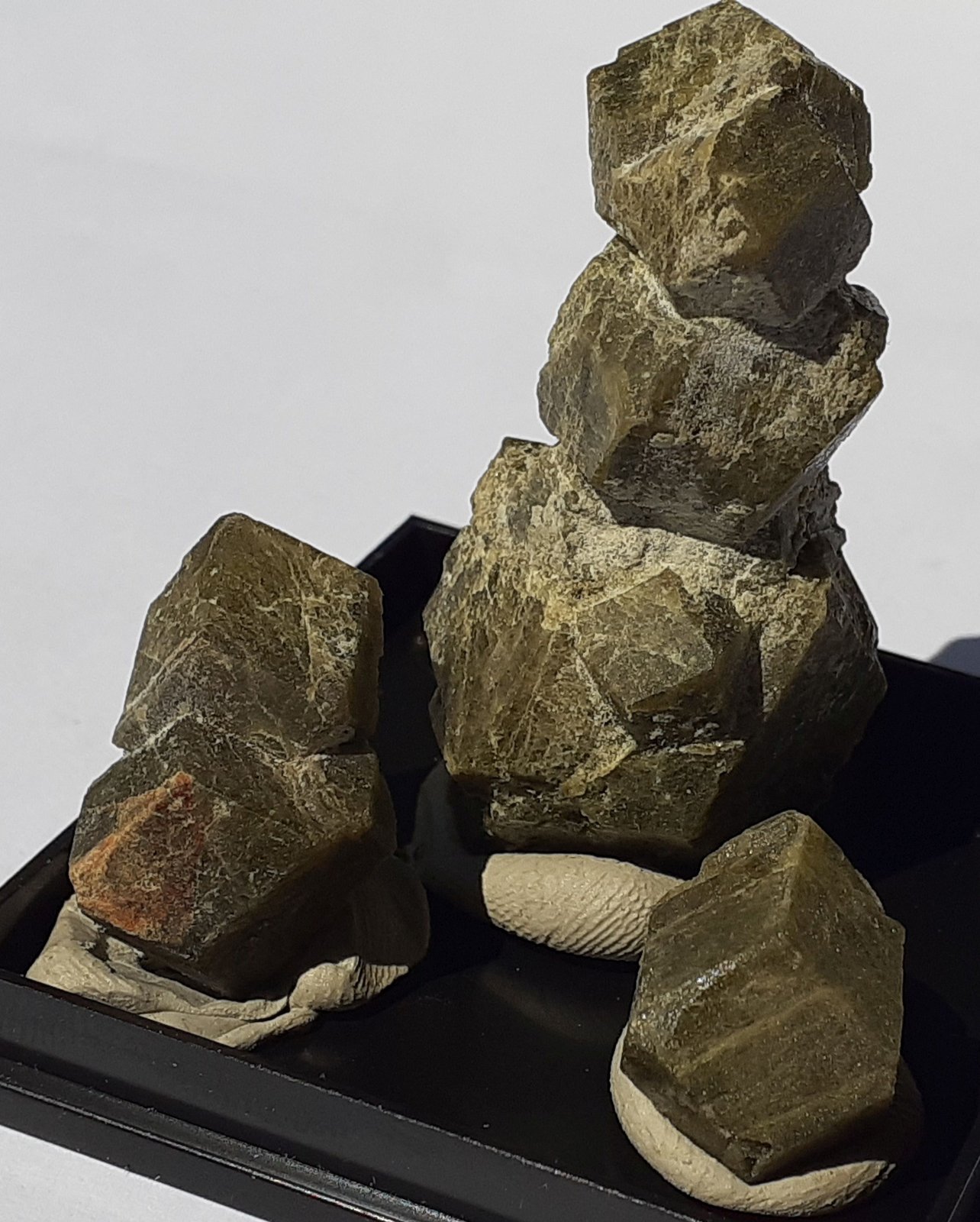 Grossular
Garnet tower 4 cm high
(Autor: Volkmar Stingl)